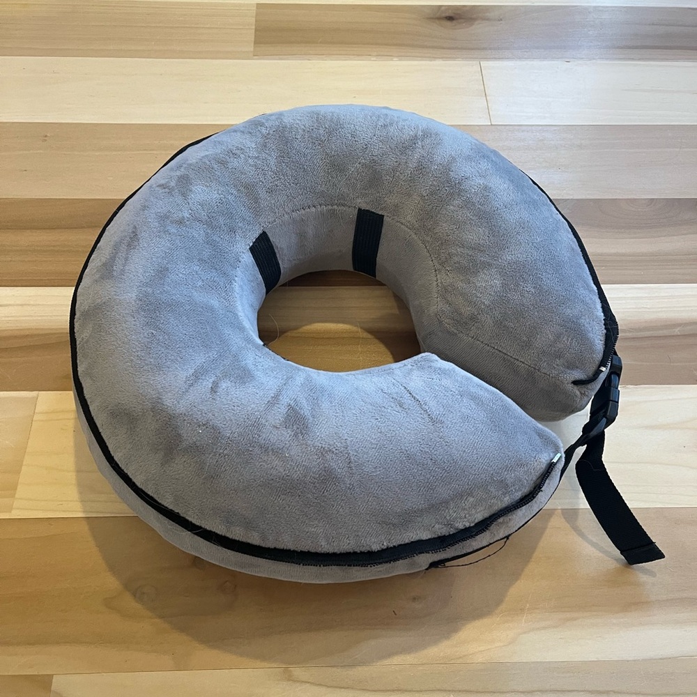 Like new large dog donut cone & accessories